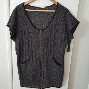 Urban Outfitters gray short sleeve cardiga. Size L